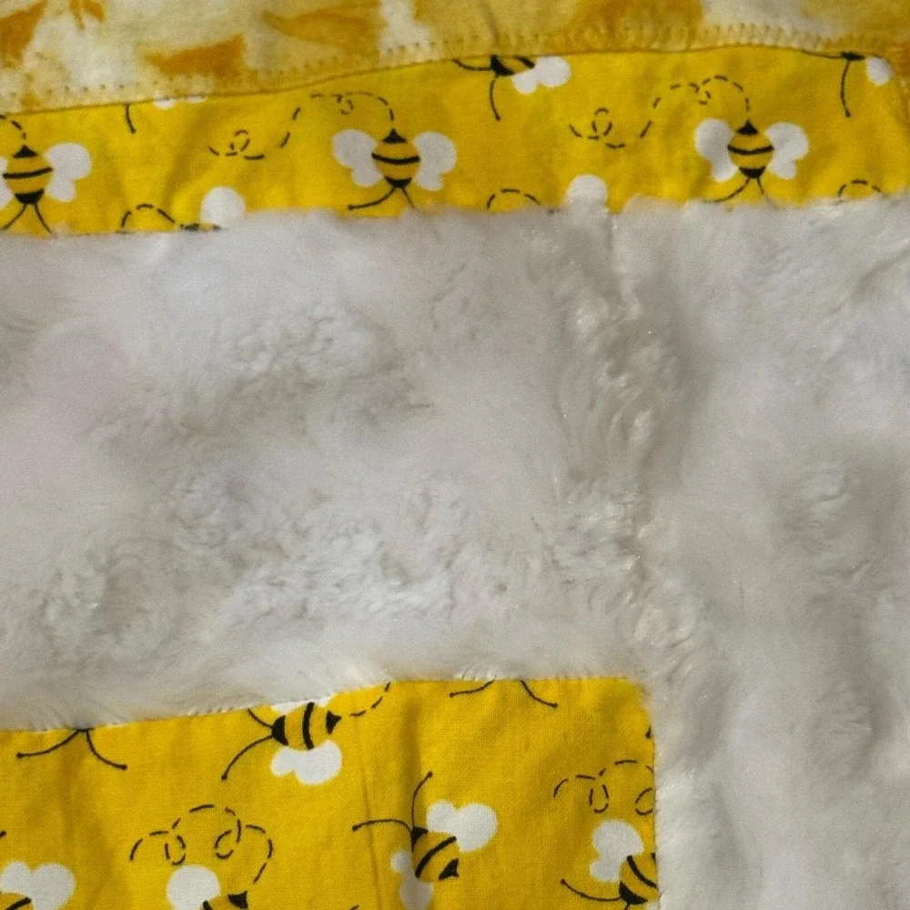 Handmade Bumble Bee Baby Security Blanket Yellow White Faux Fur‎ Marble Reverse